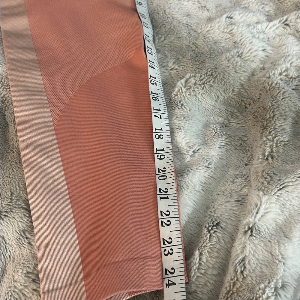 Lululemon Ebb to train Abstract Coral and Beige Leggings - Picture 11 of 14